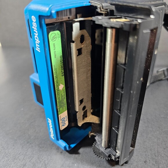 Vtg Polaroid Impulse 600 Blue Anthracite Film Camera Untested - Picture 6 of 7